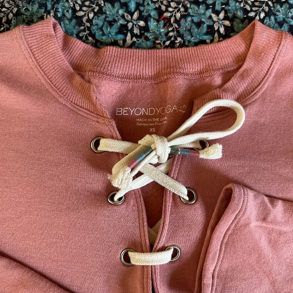 Beyond Yoga Sweatshirt NWOT - Picture 3 of 4